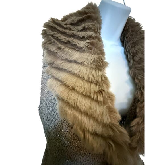 Chico’s Faux Fur Vest/Sweater Open Weaave Gray & Silver Metallic Thread.1 (8-10) - Picture 10 of 11